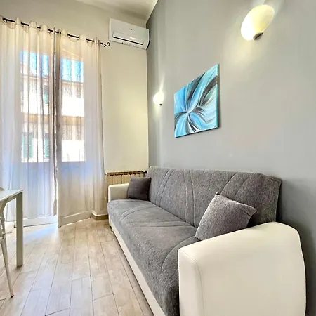 La Valigia Sul Letto لا سبيتسْيا